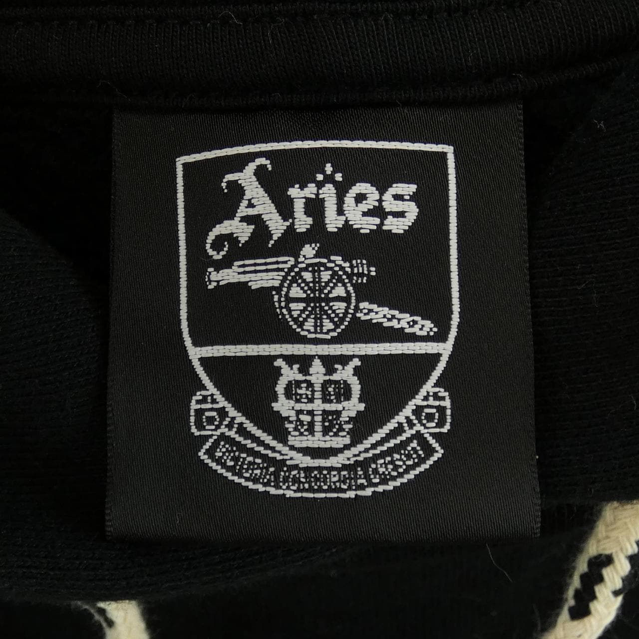 アリーズ ARIES パーカー