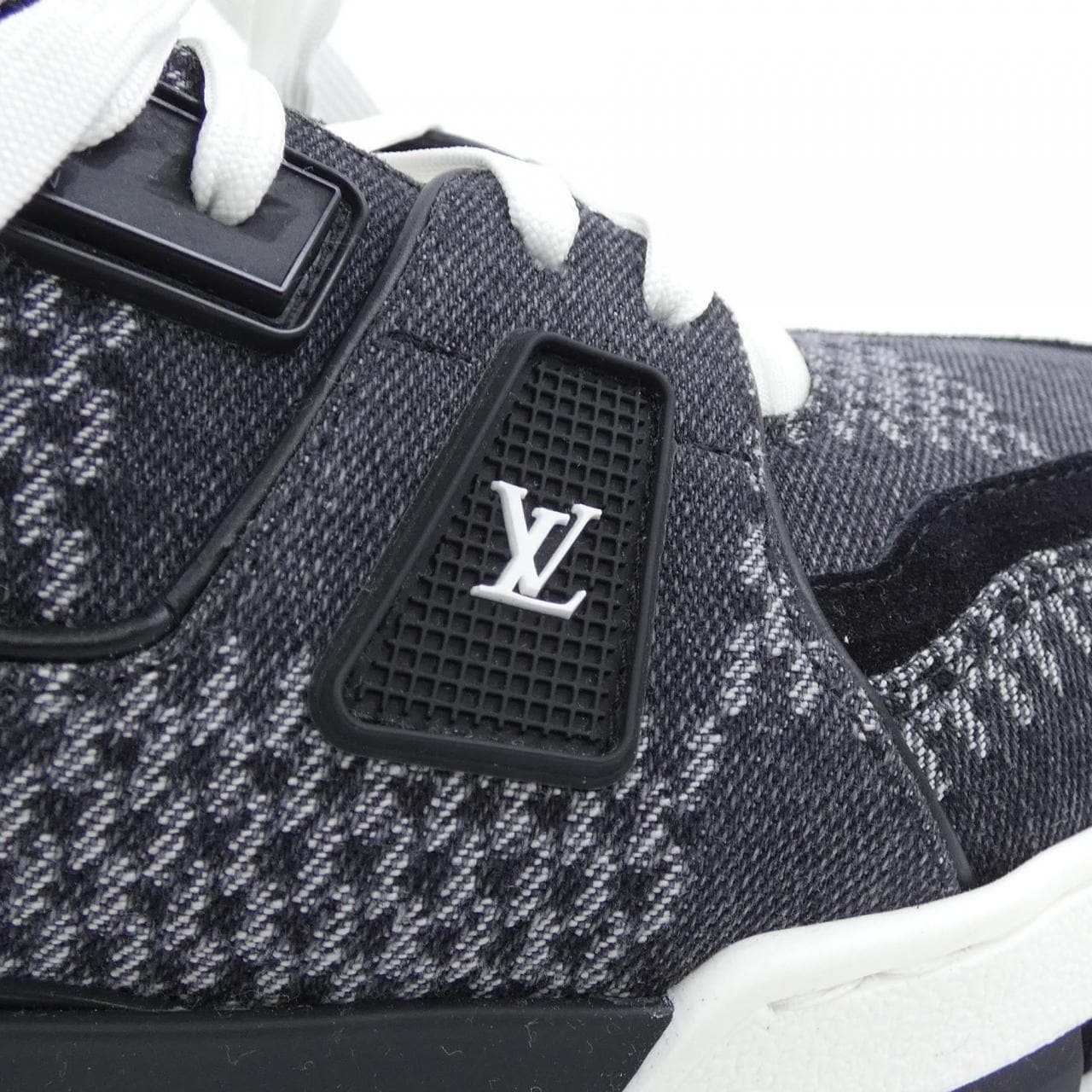 LOUIS LOUIS VUITTON sneakers