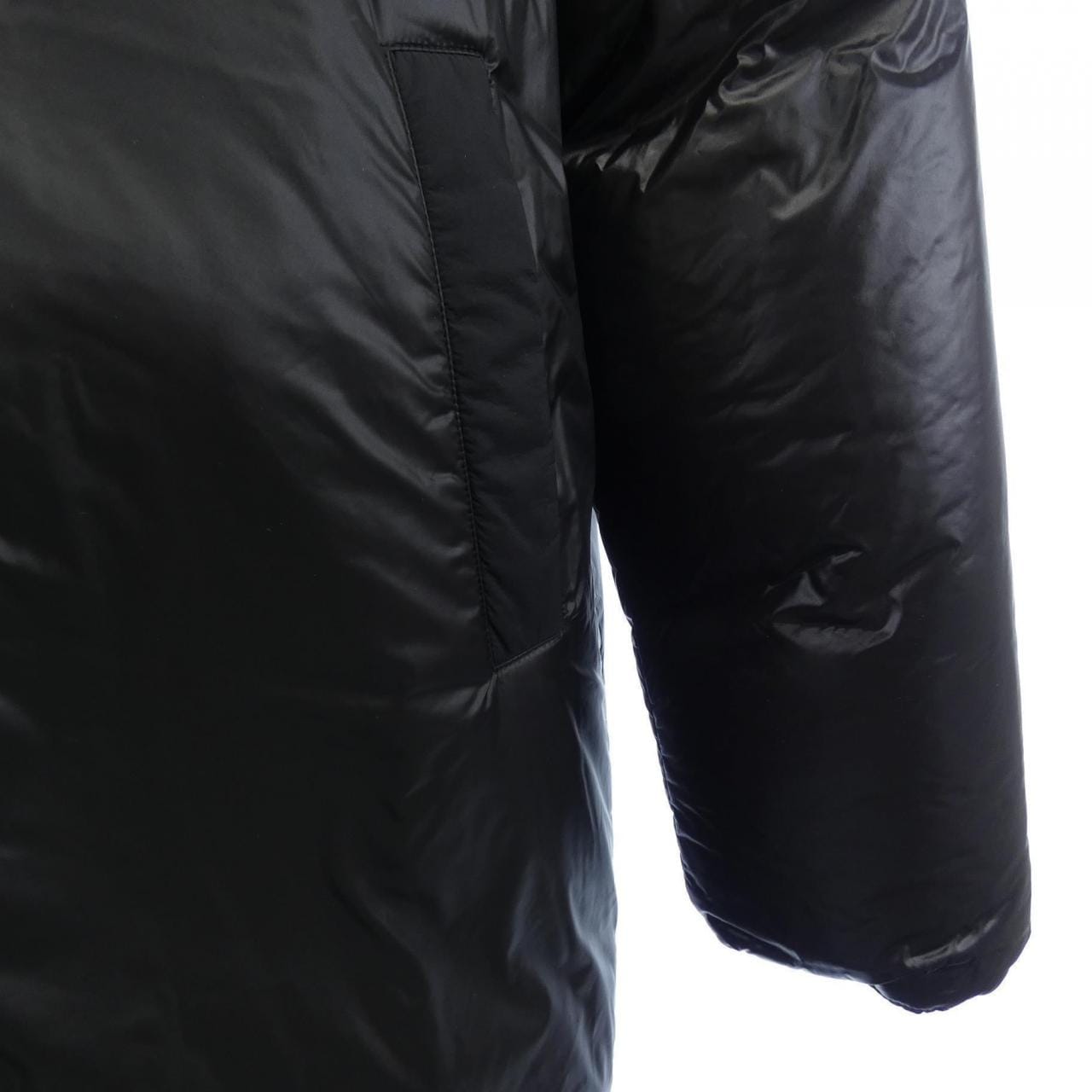 ルイヴィトン LOUIS VUITTON リバーシブルウインタリーダウンパーカ HOK50ETI4 ダウンコート