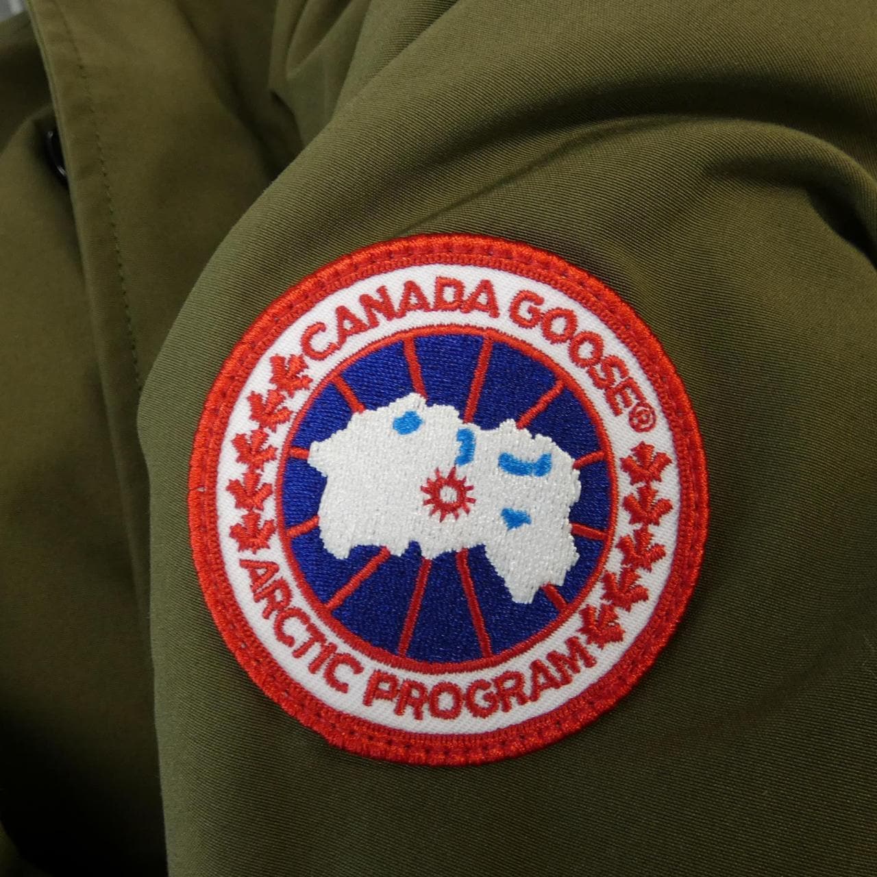 カナダグース CANADA GOOSE ダウンジャケット