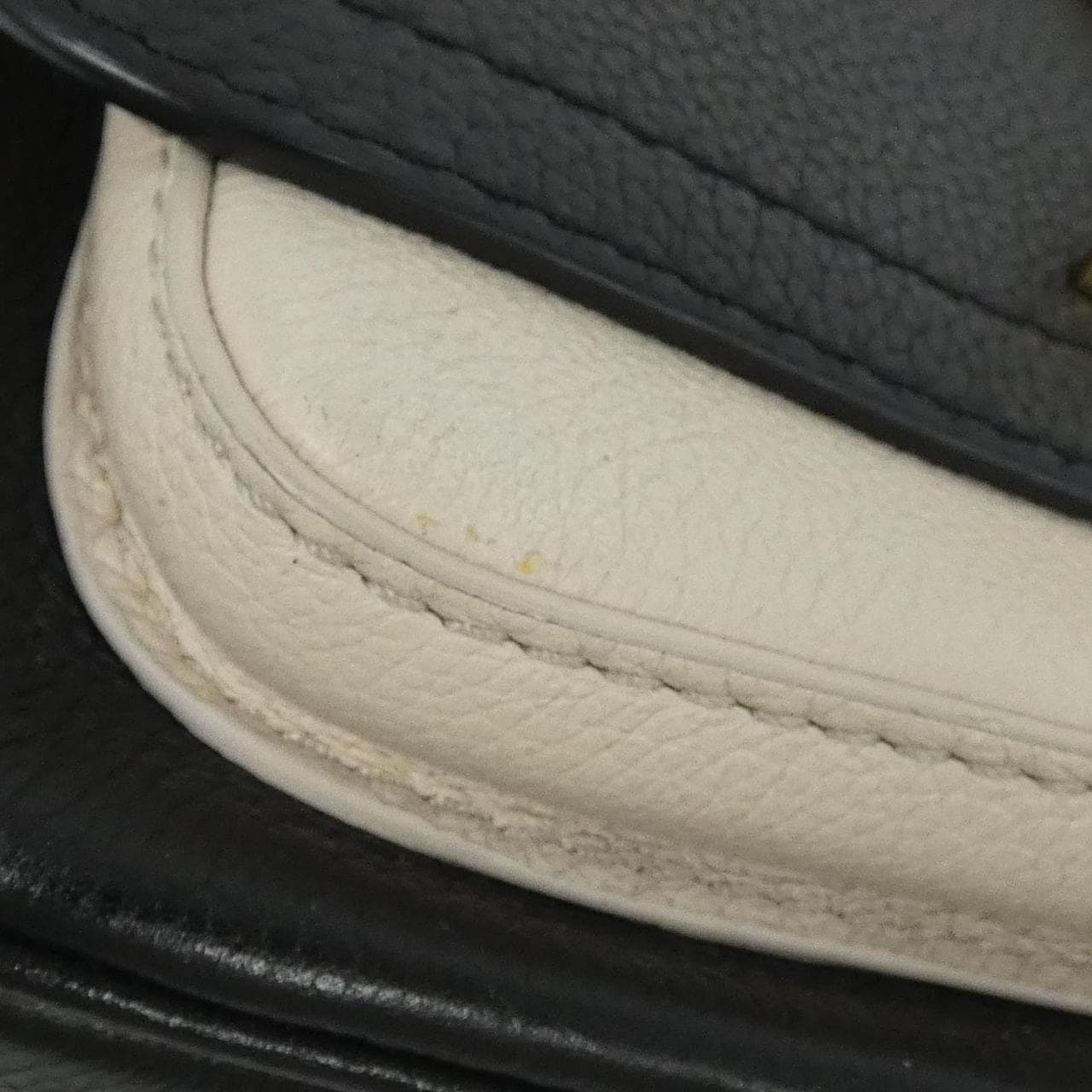 ルイヴィトン ロックミー テンダー M58557 ショルダーバッグ