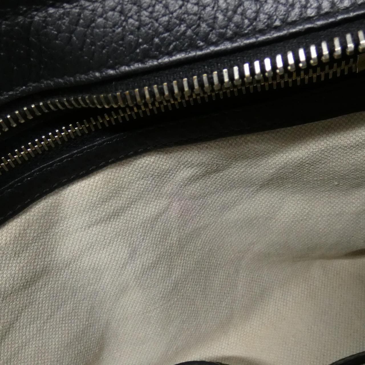 グッチ 368827 CAO0G バッグ