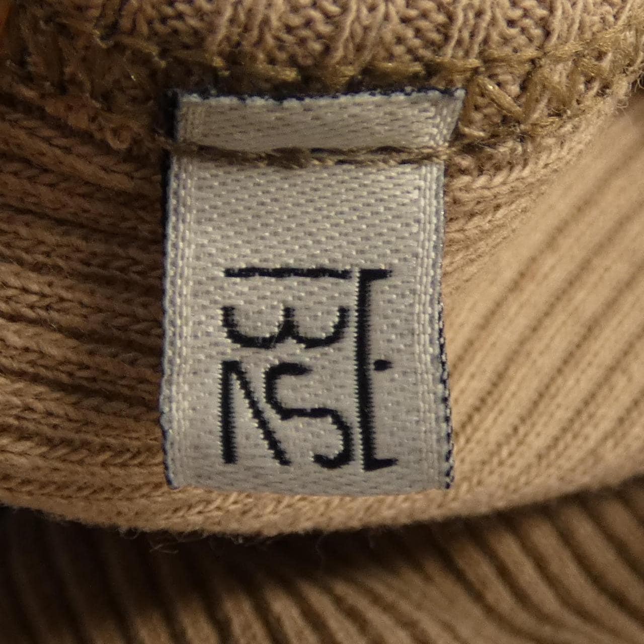 BASERANGE トップス