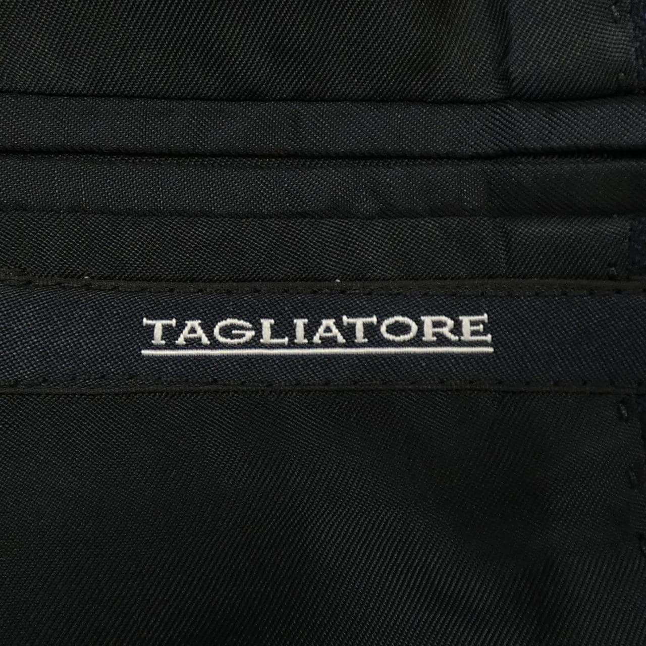 タリアトーレ TAGLIATORE スーツ