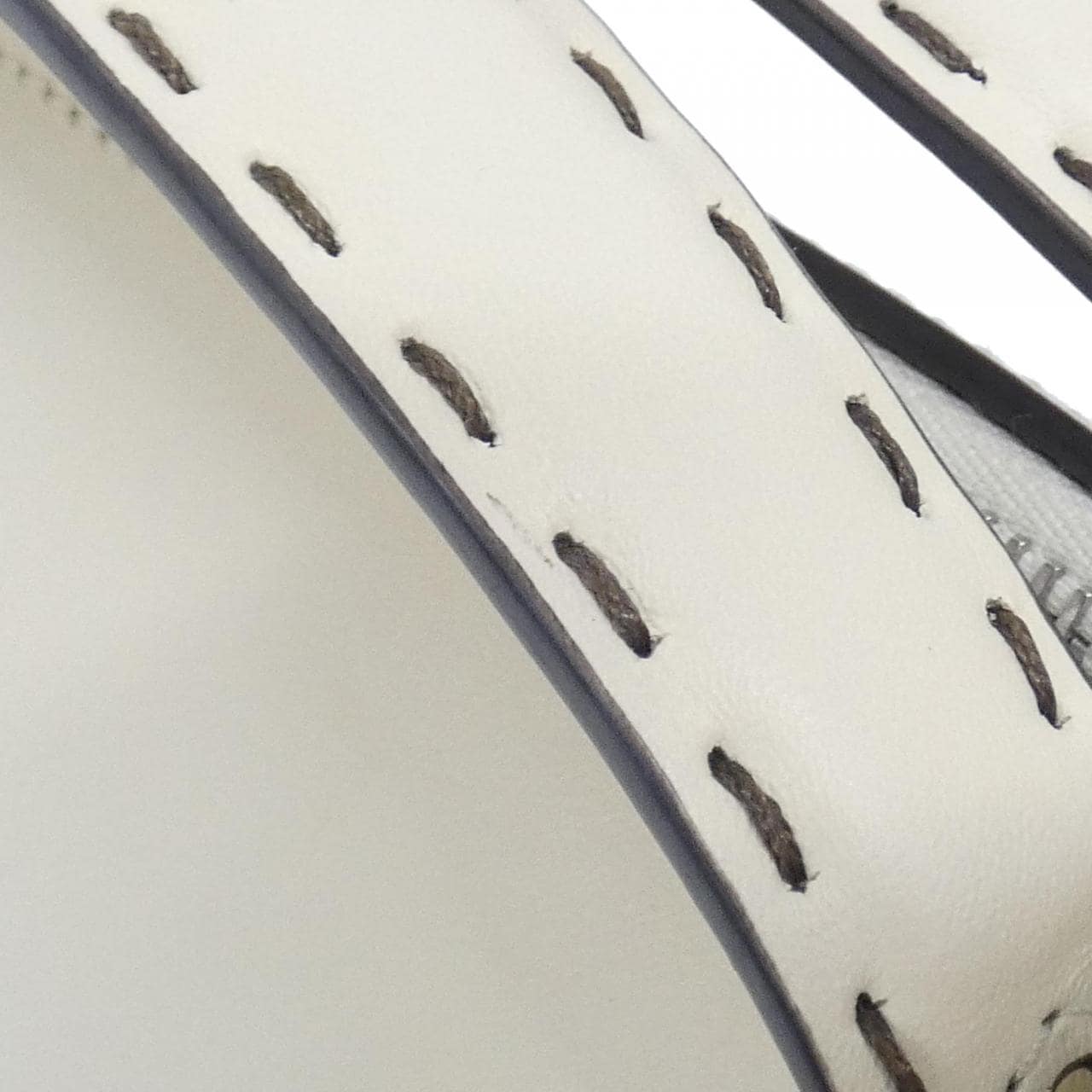 フェンディ バイ ザ ウェイ ミディアム 8BL146 AC9L バッグ