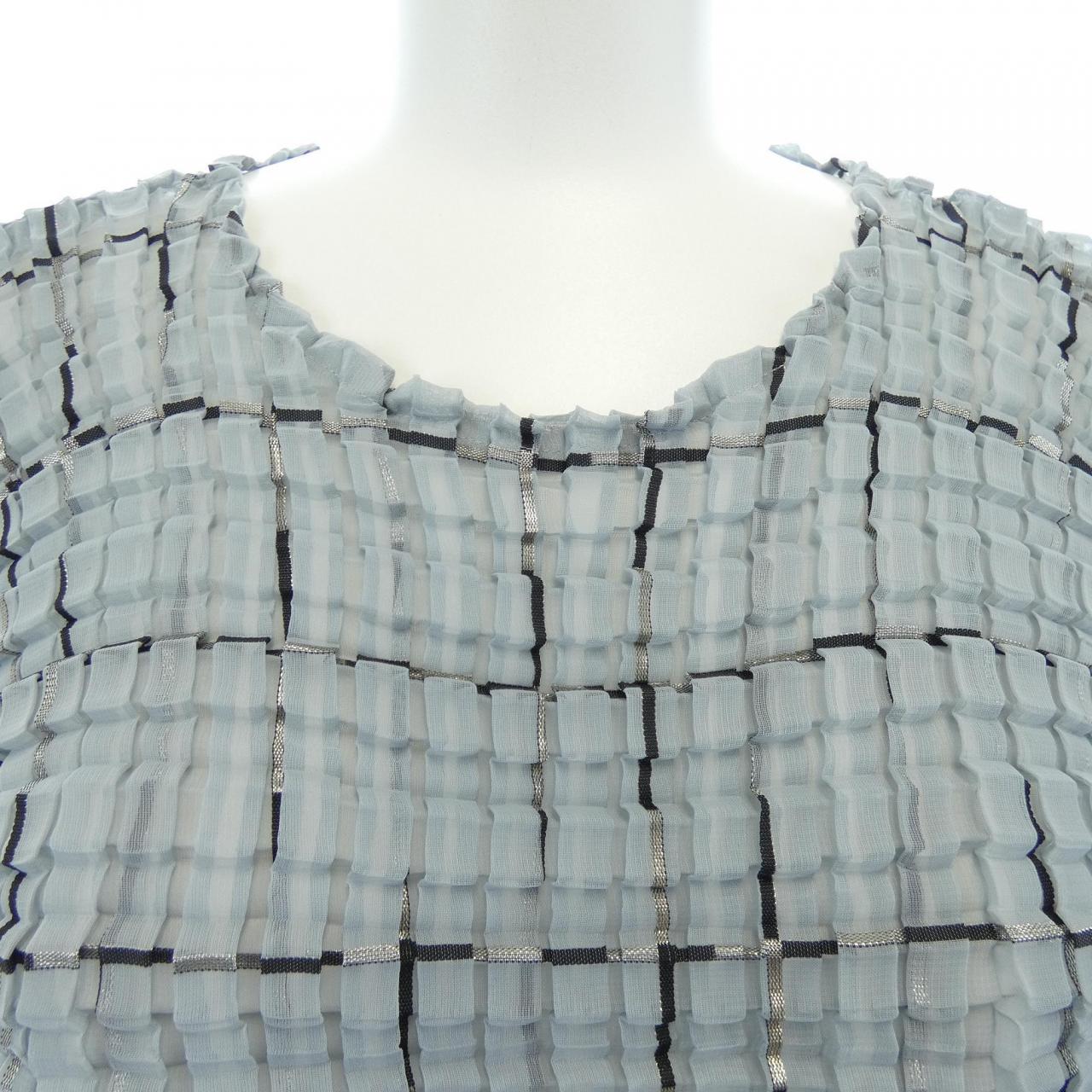 ミーイッセイミヤケ me ISSEY MIYAKE MI11FK391 トップス