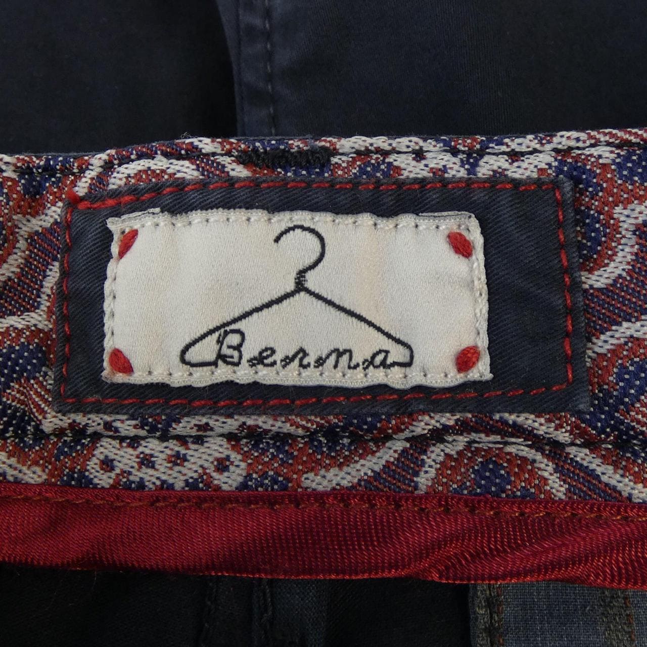 BERNA パンツ