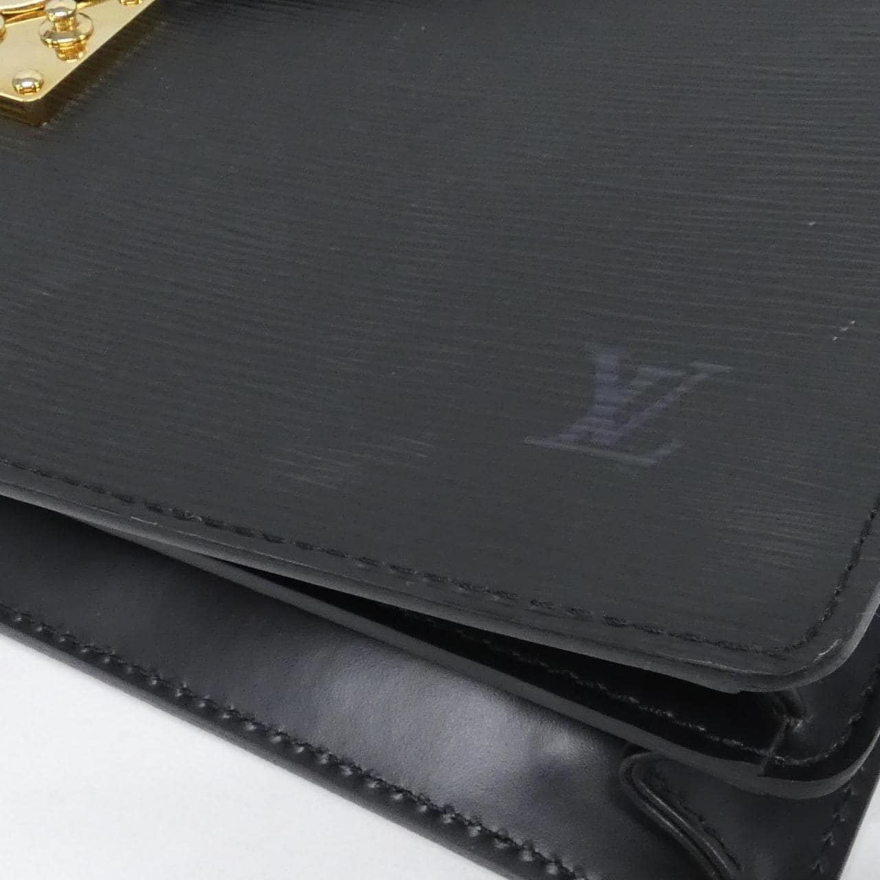 ルイヴィトン エピ コンセイエ M54422 バッグ