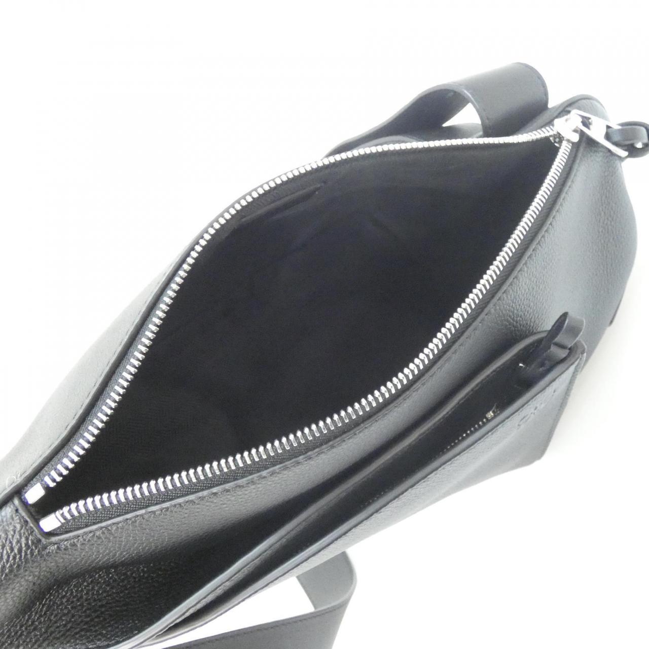 ロエベ アントン スリング B511A09X12 ショルダーバッグ