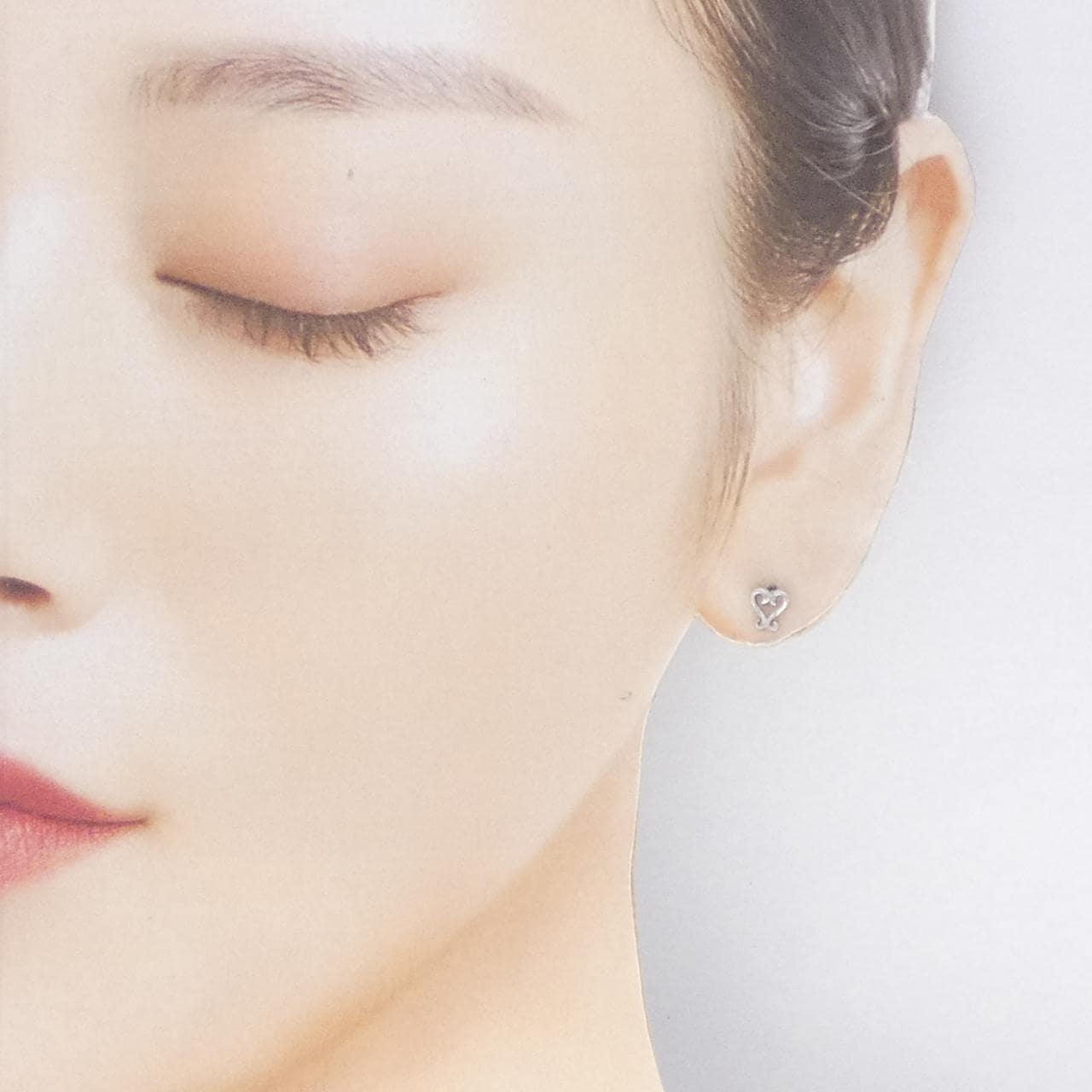 K18WG ハート ピアス