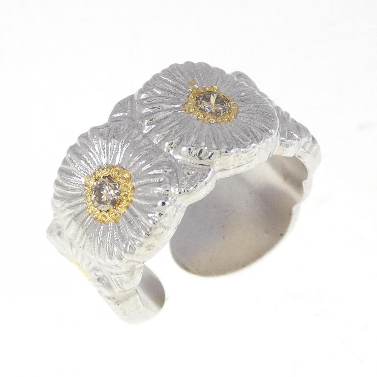 BUCCELLATI blossom ring