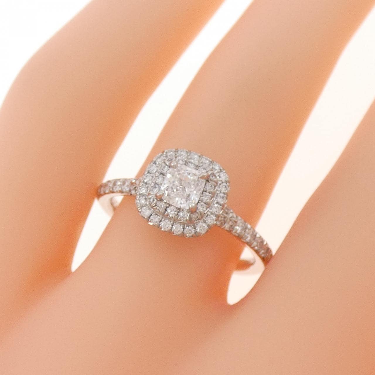 ティファニー ソレスト リング 0.32CT
