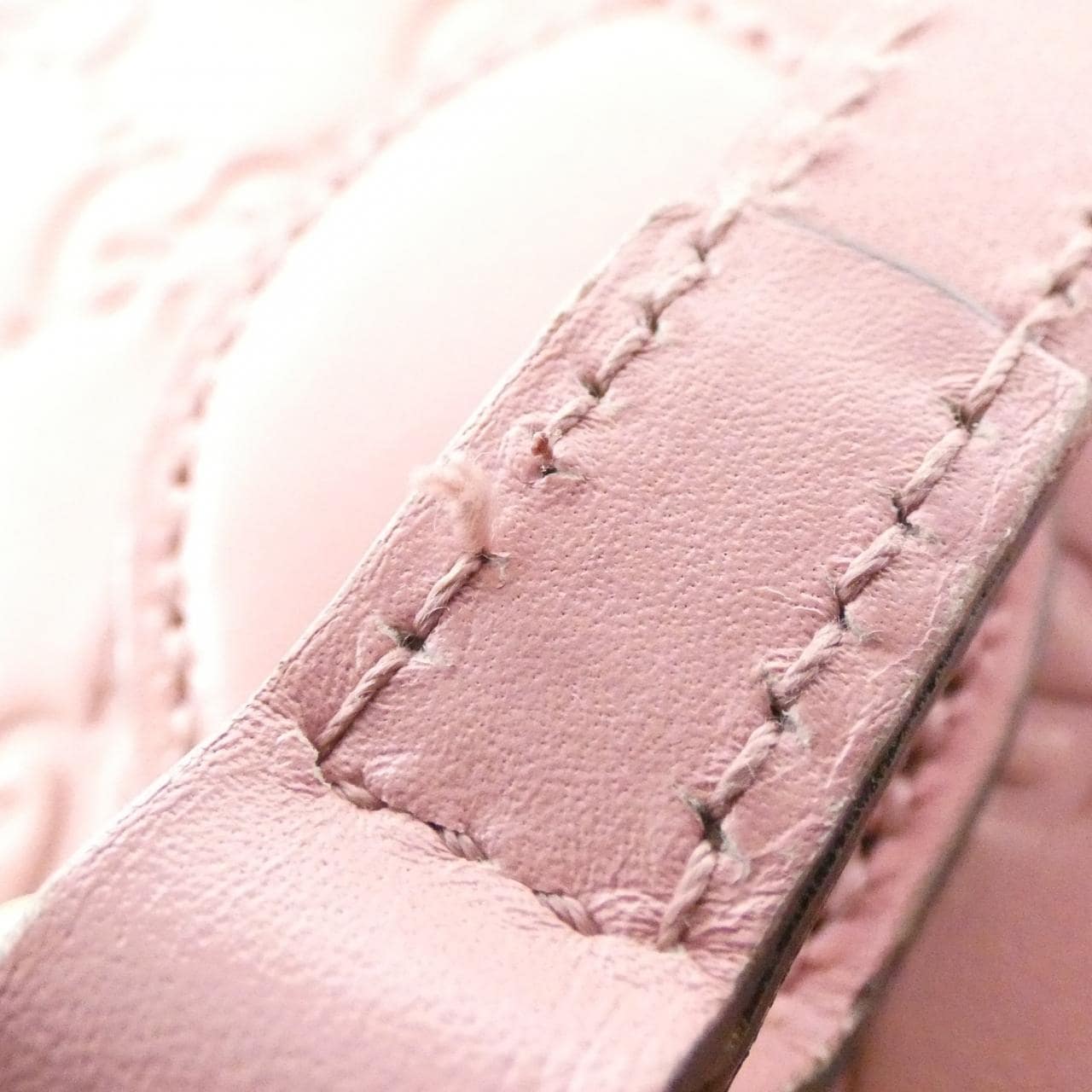 グッチ 428226 CWC1G バッグ