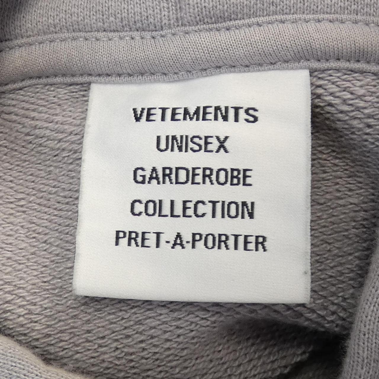ヴェトモン VETEMENTS パーカー
