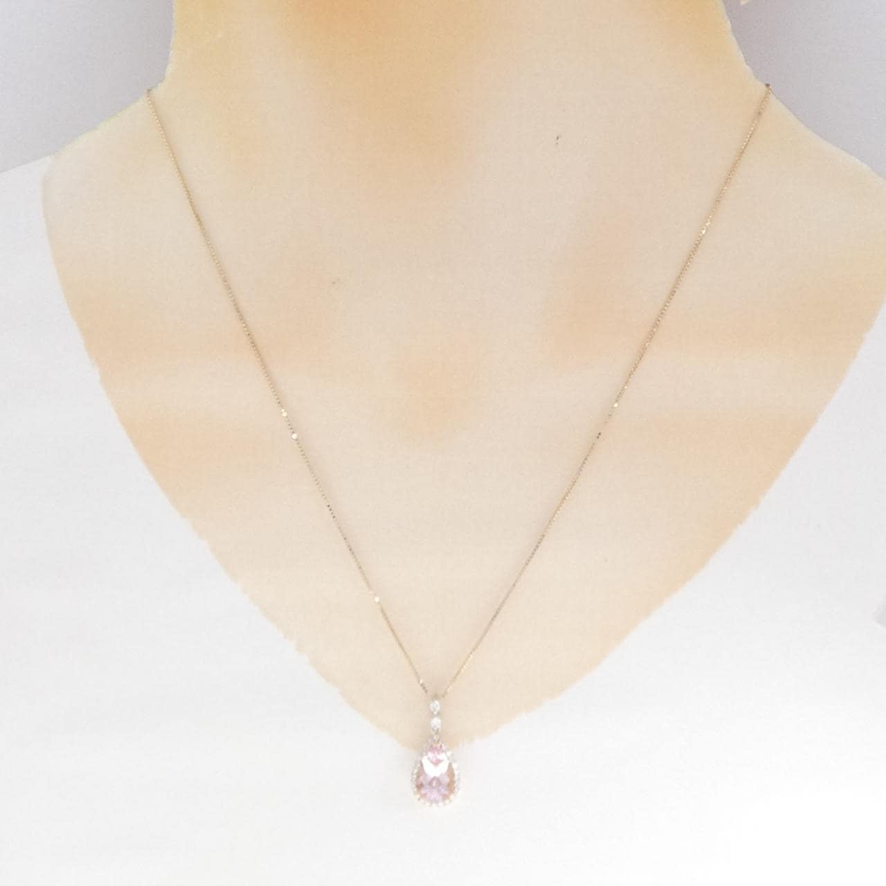K18PG/PT900 モルガナイト ネックレス 1.93CT