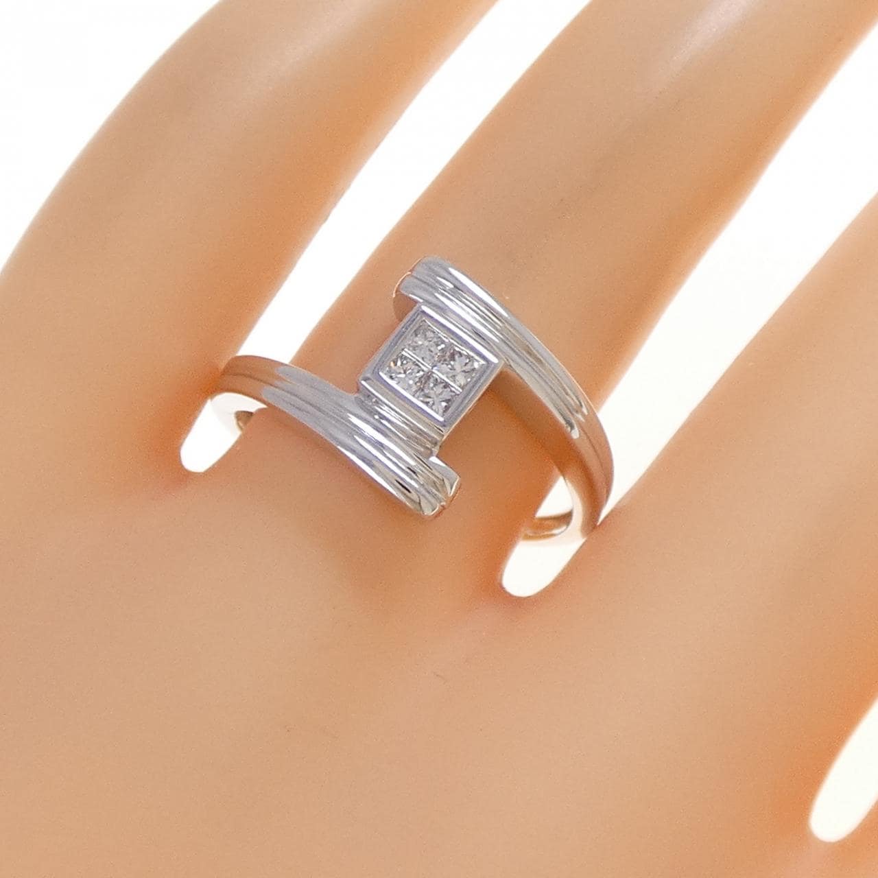 K18WG ダイヤモンド リング