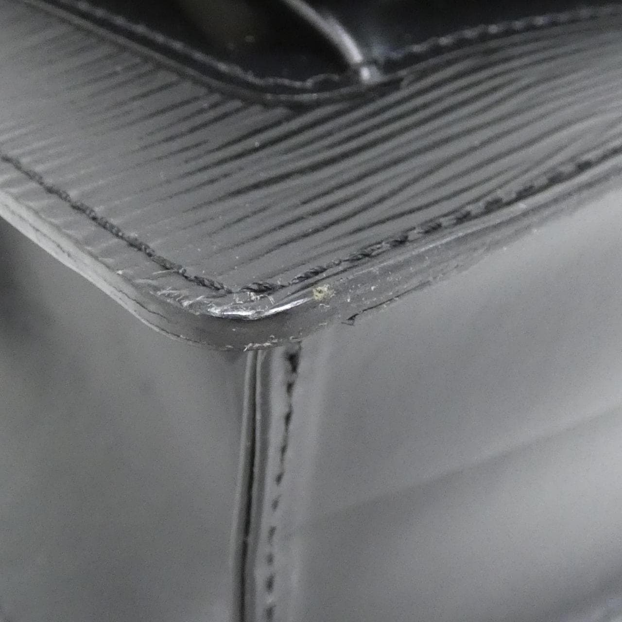 ルイヴィトン エピ モンソー 28cm M52122 バッグ