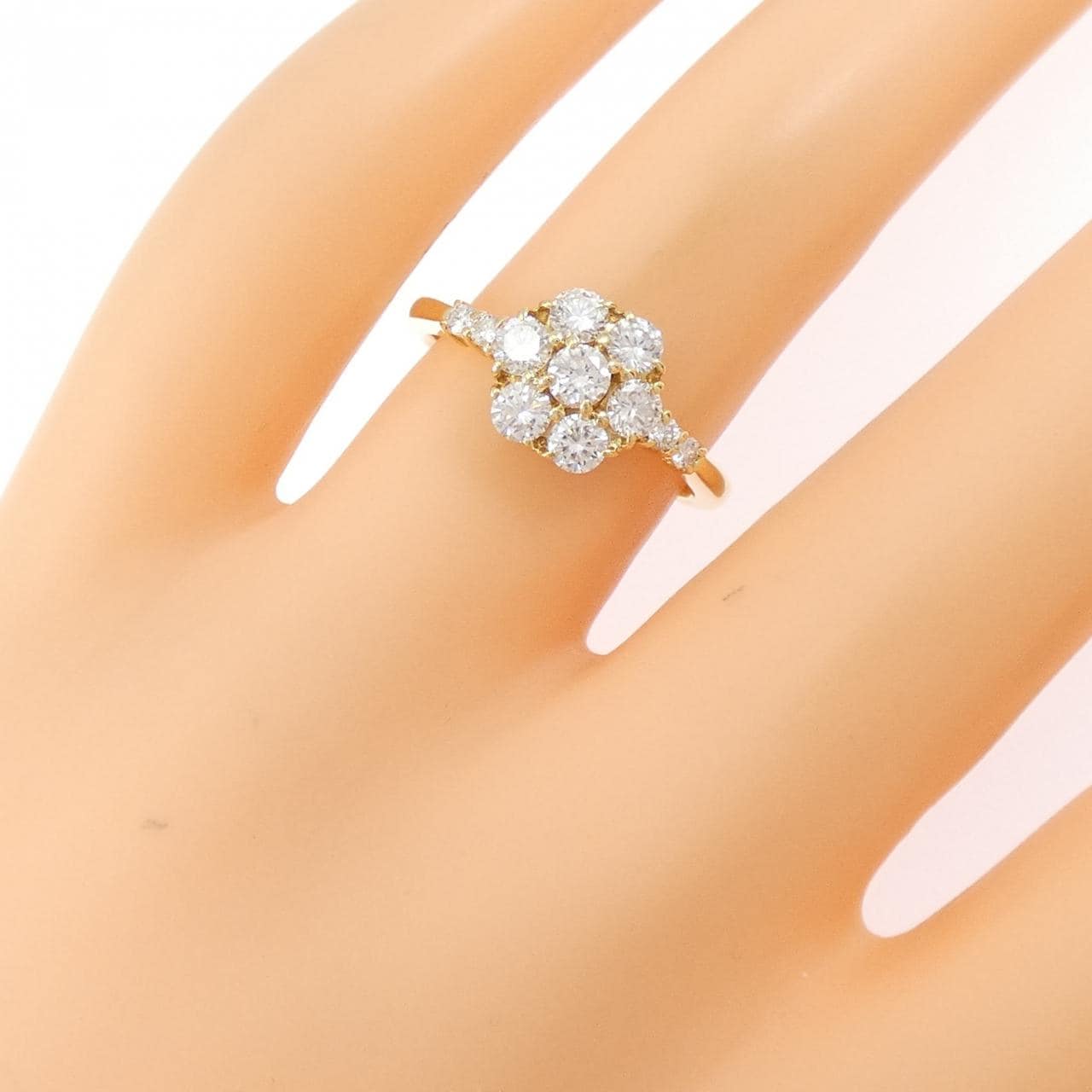 750YG花朵钻石戒指，0.75克拉