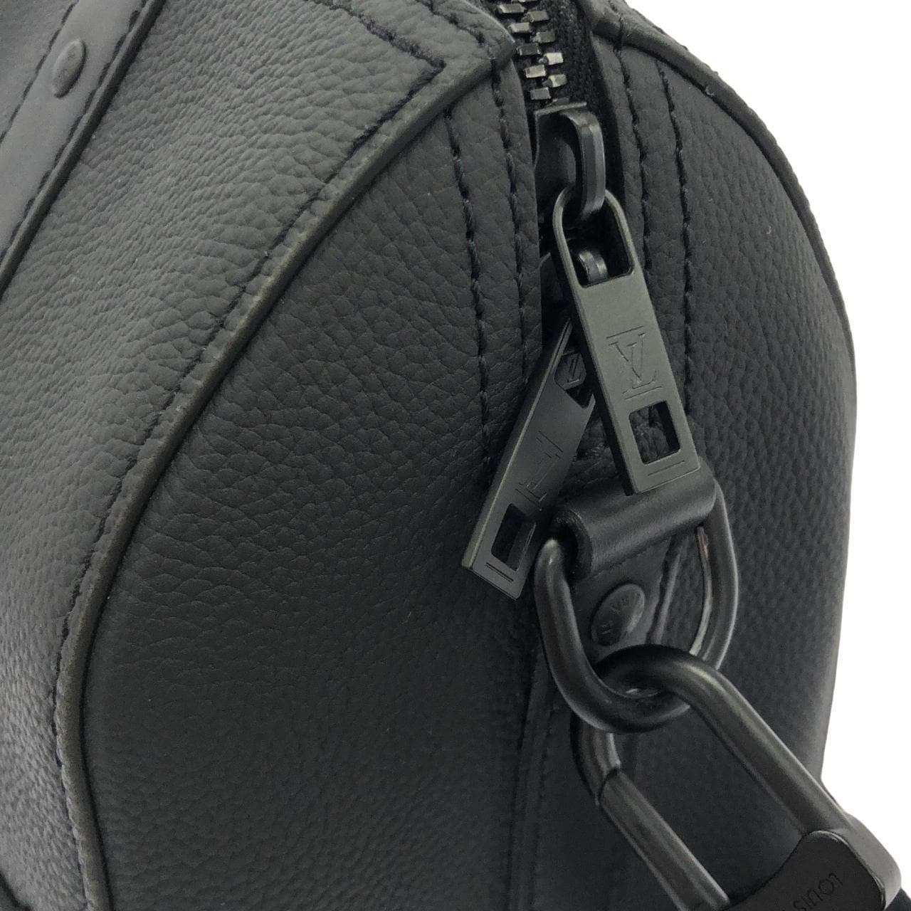 ルイヴィトン LVアエログラム シティ キーポル M59255 ショルダーバッグ