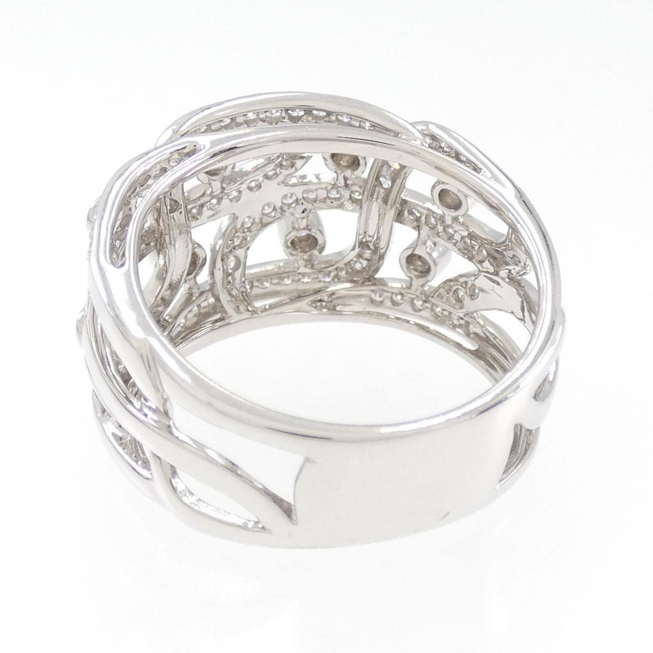 750WG Diamond ring