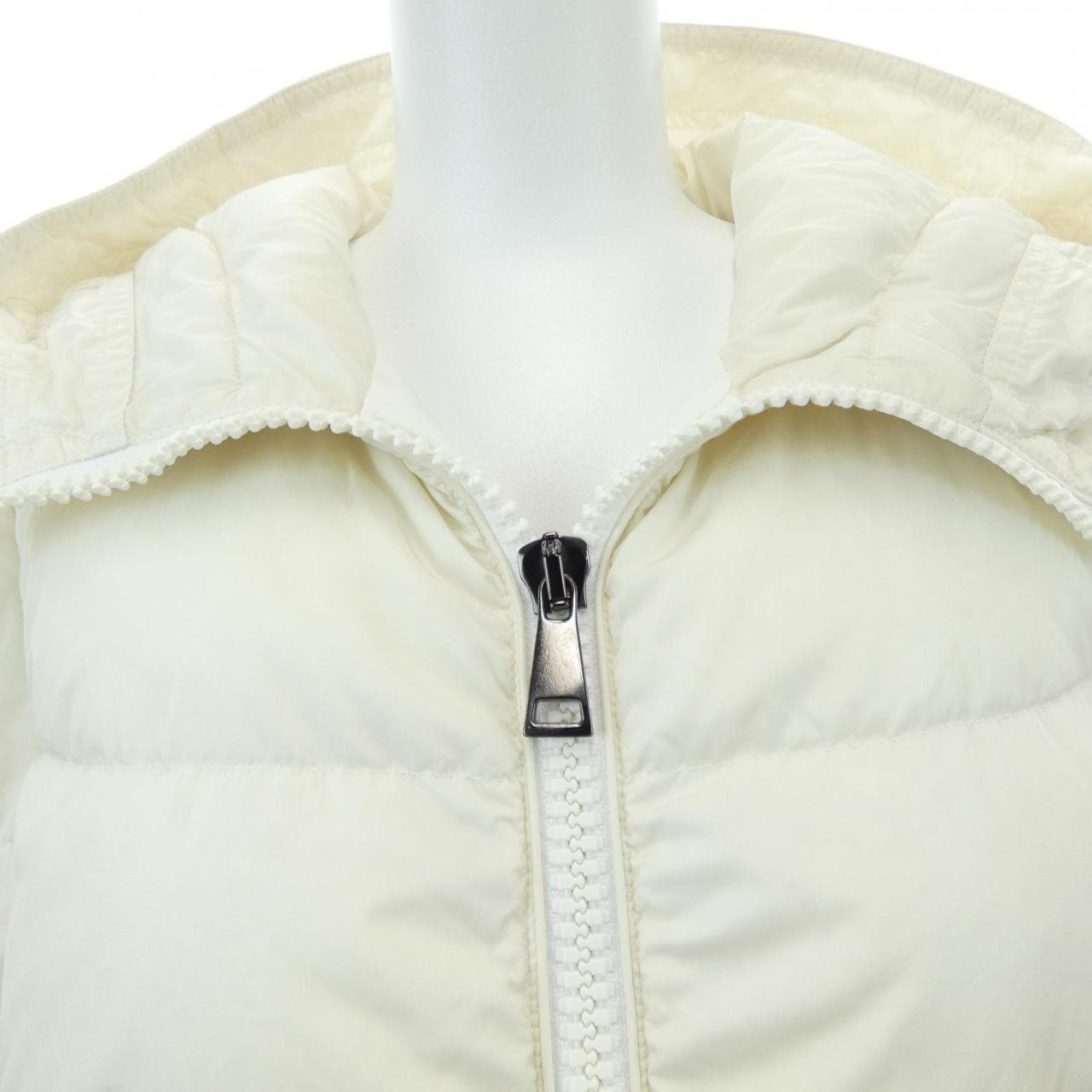 モンクレール MONCLER NESEA ダウンジャケット