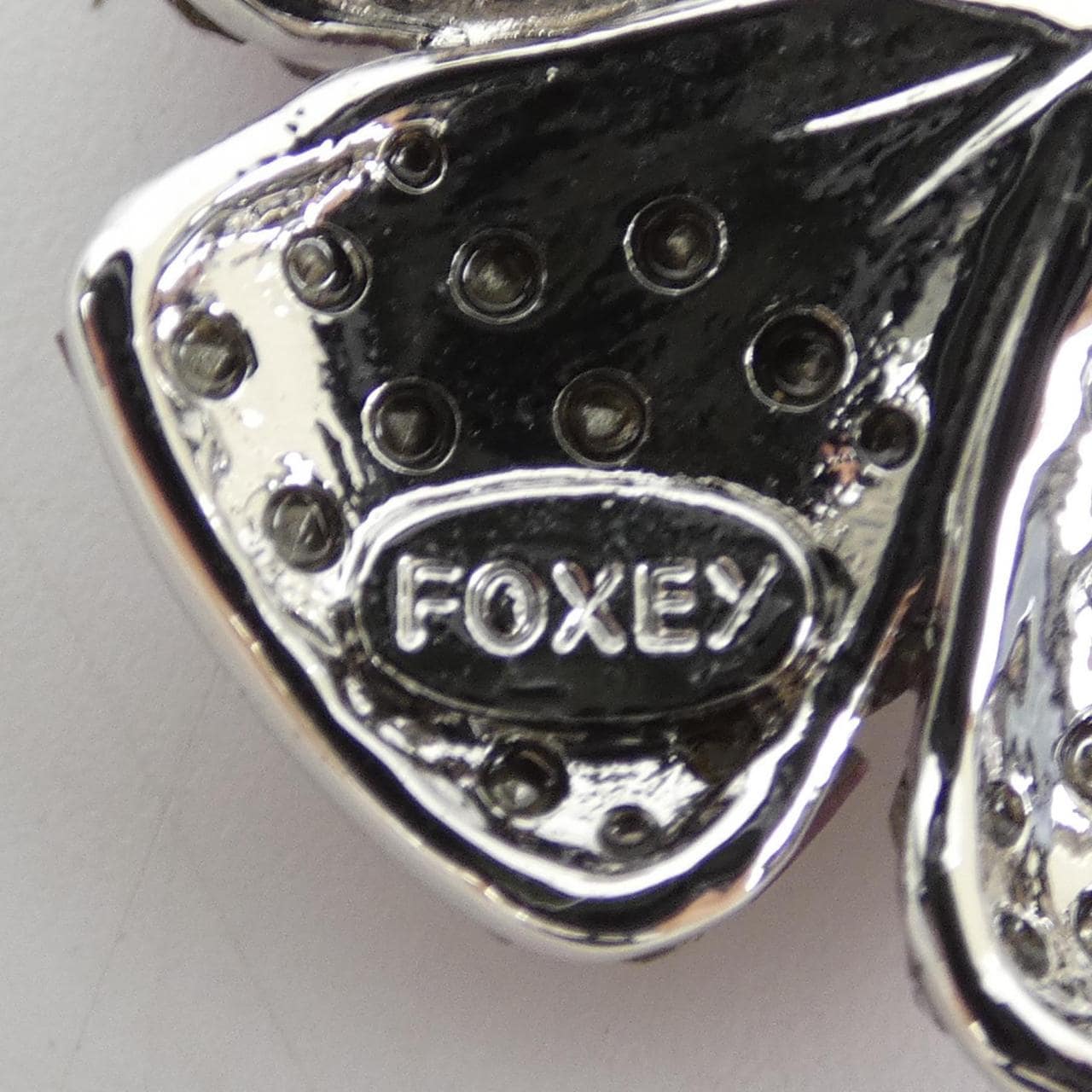 フォクシー FOXEY ブローチ