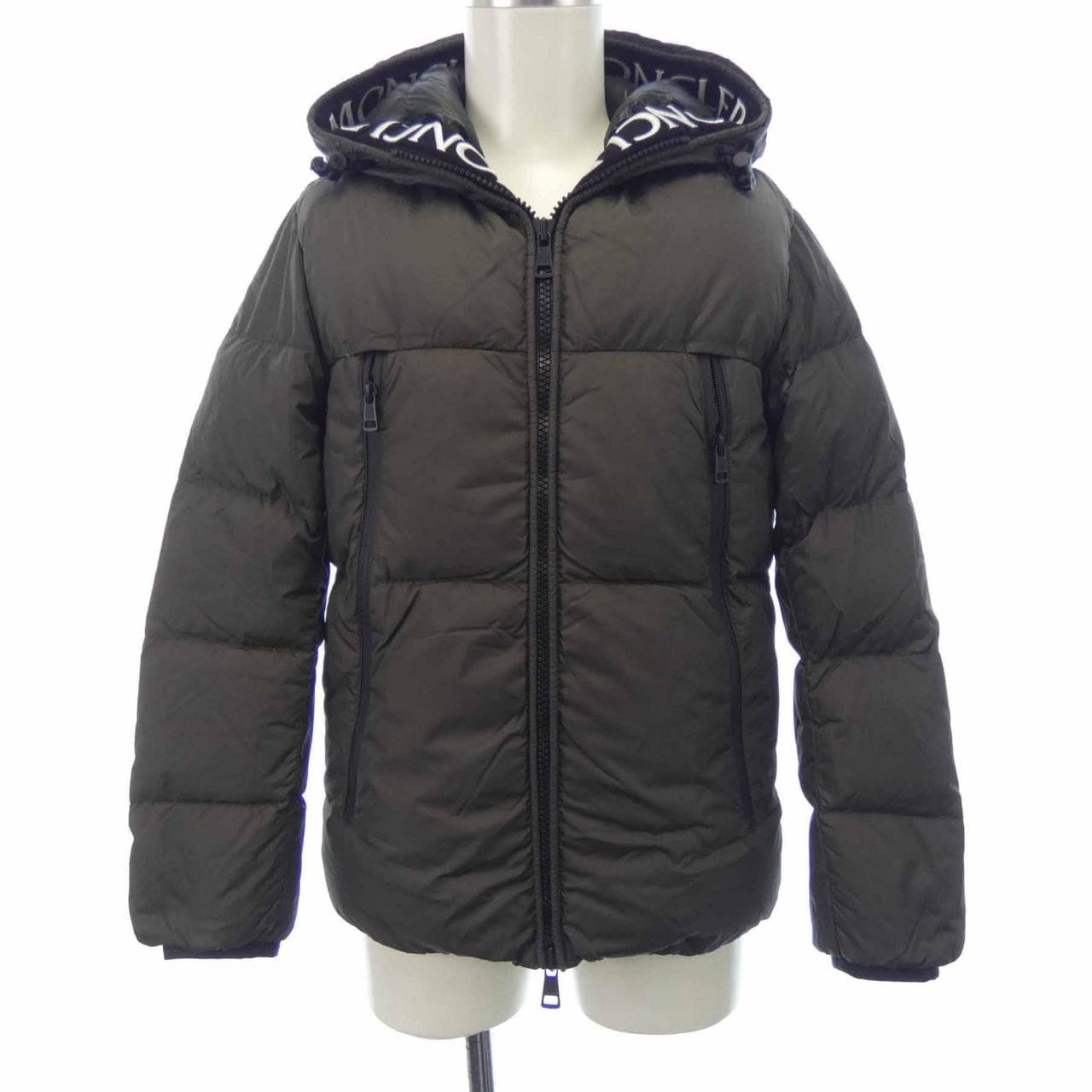 モンクレール MONCLER ダウンジャケット