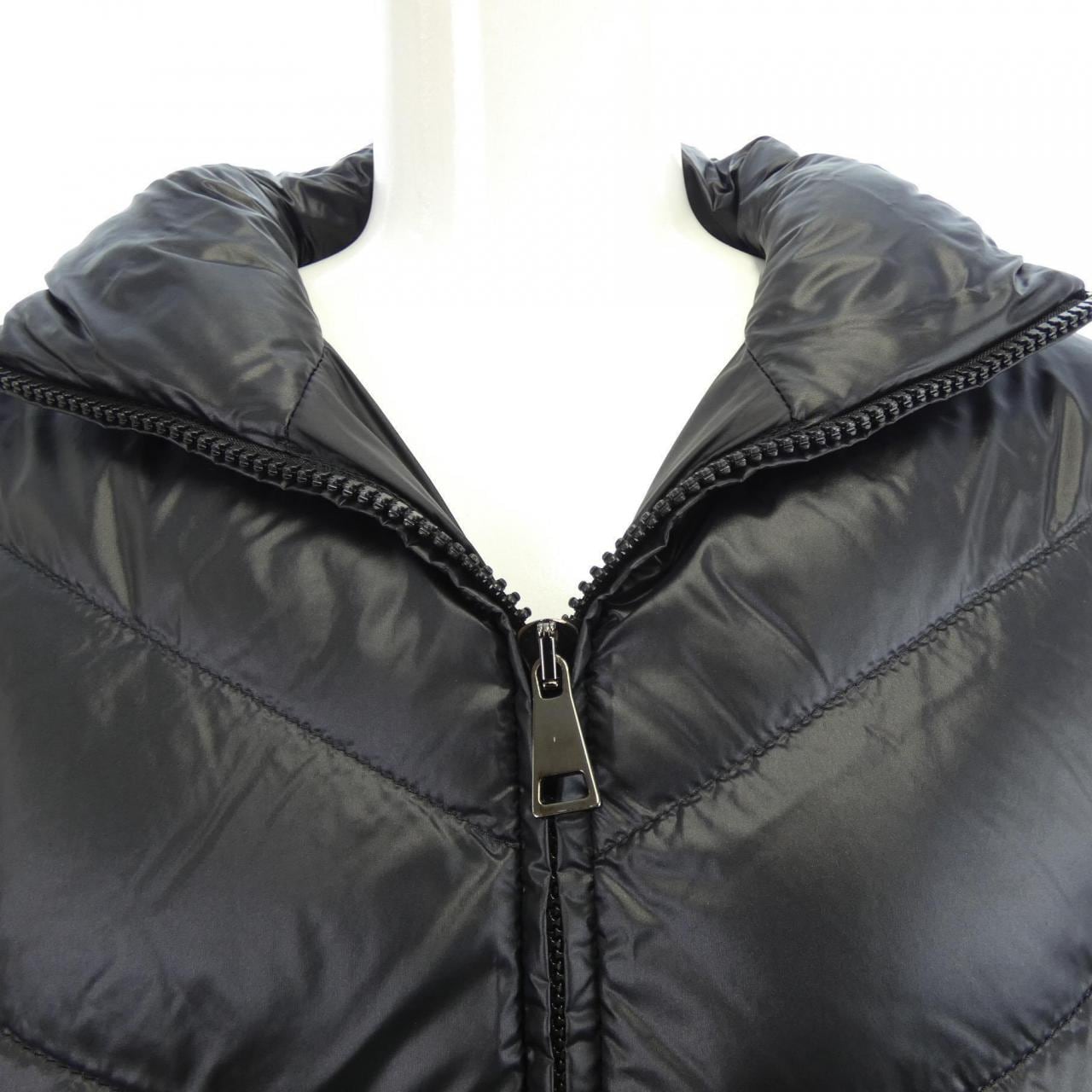 モンクレール MONCLER 20939B00012 ダウンジャケット