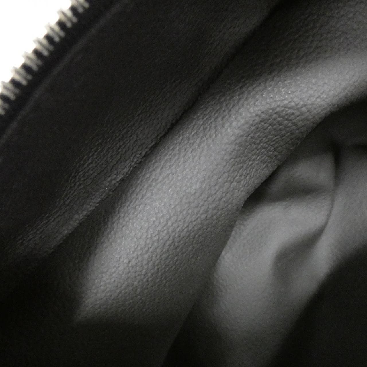 ルイヴィトン モノグラム エクリプス ロッカー ドップキット M83113 ポーチ