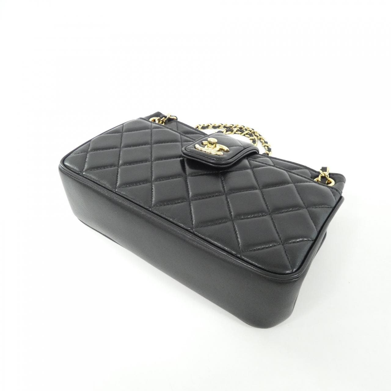 シャネル チェーンクラッチ