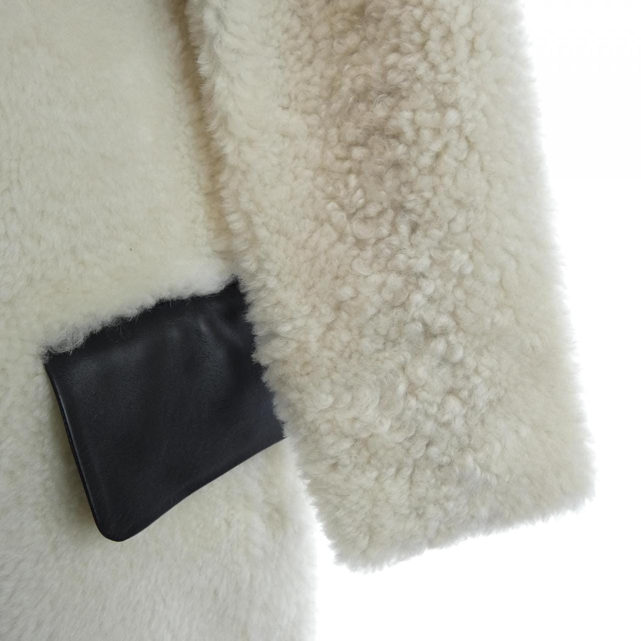 セリーヌ CELINE 2 8N18/6013 ムートンコート