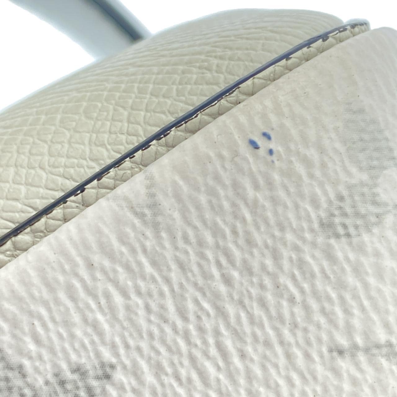 ルイヴィトン タイガ ラマ アウトドア メッセンジャー PM M30243 ショルダーバッグ