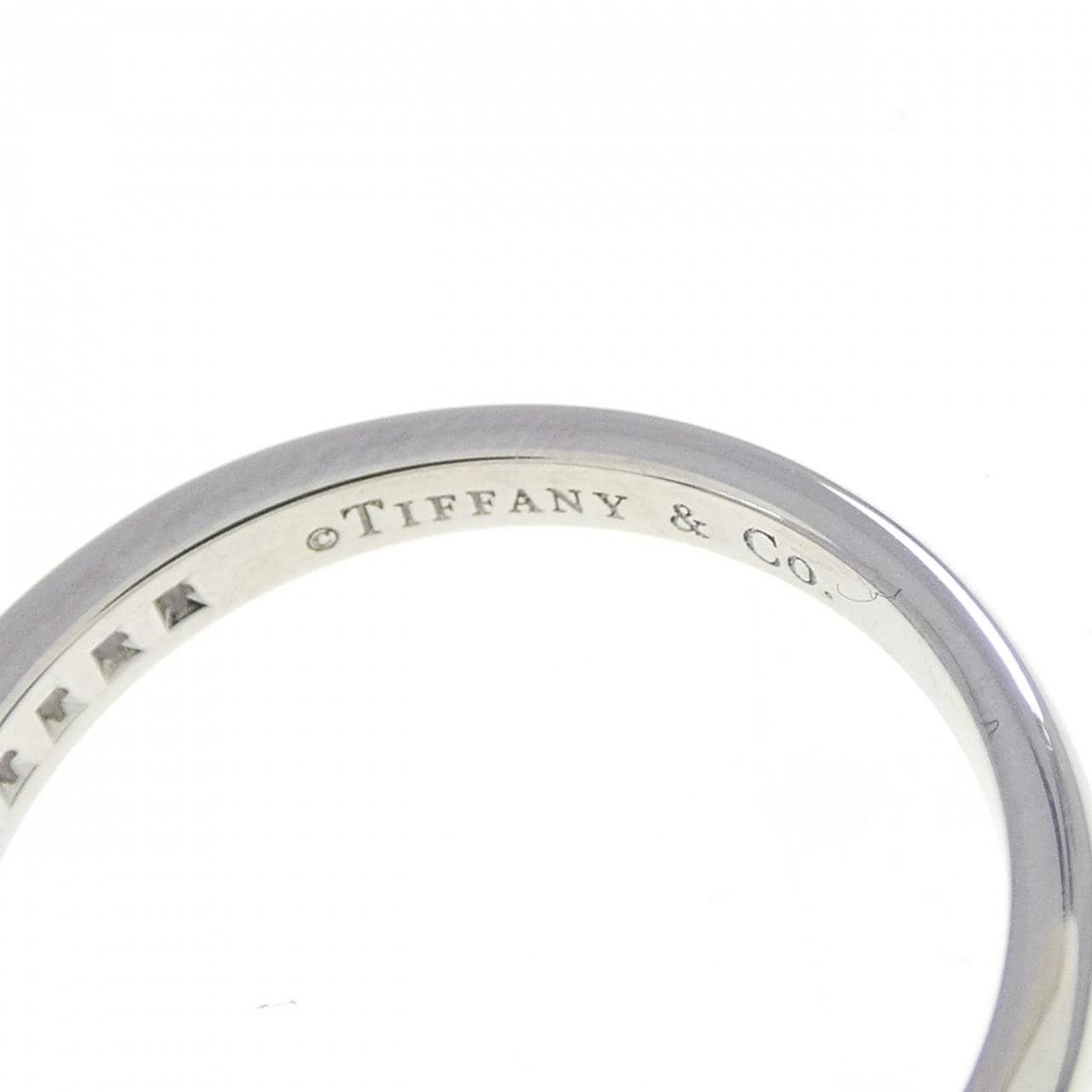 ティファニー ハーフサークル チャネルセッティング リング