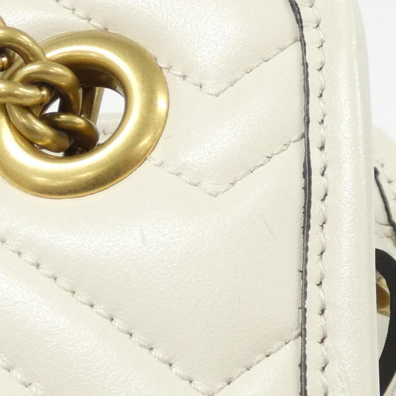 グッチ GG MARMONT 696123 DTDHT バッグ