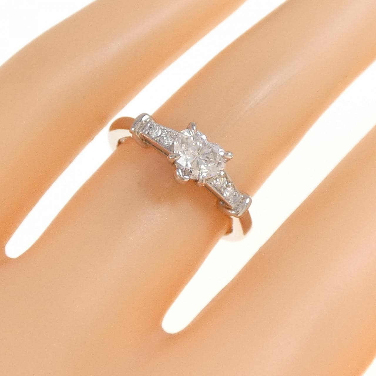 PT900 ダイヤモンド リング 0.559CT E VS2 ハートシェイプ
