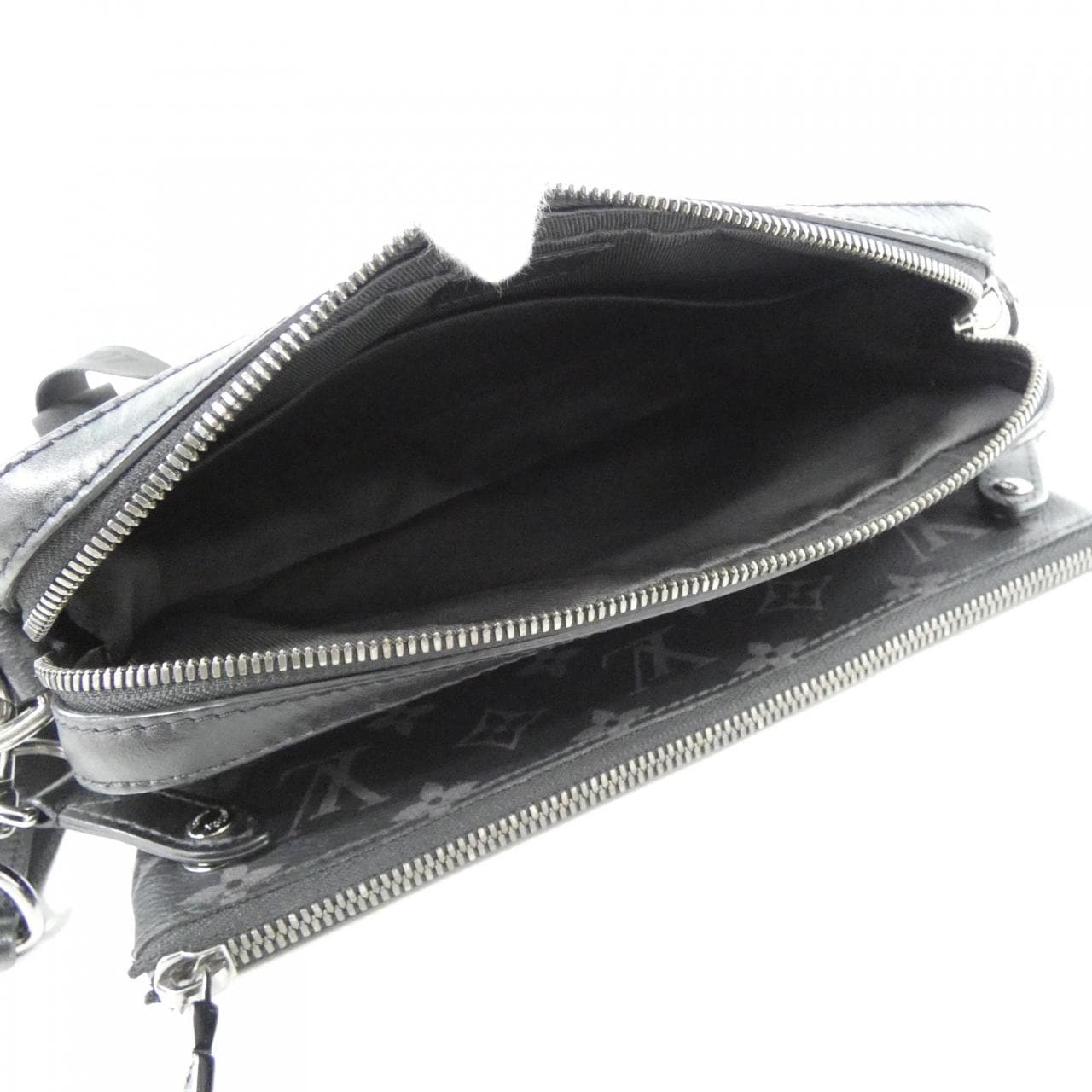 ルイヴィトン モノグラム エクリプス リバース トリオ メッセンジャー M69443 ショルダーバッグ