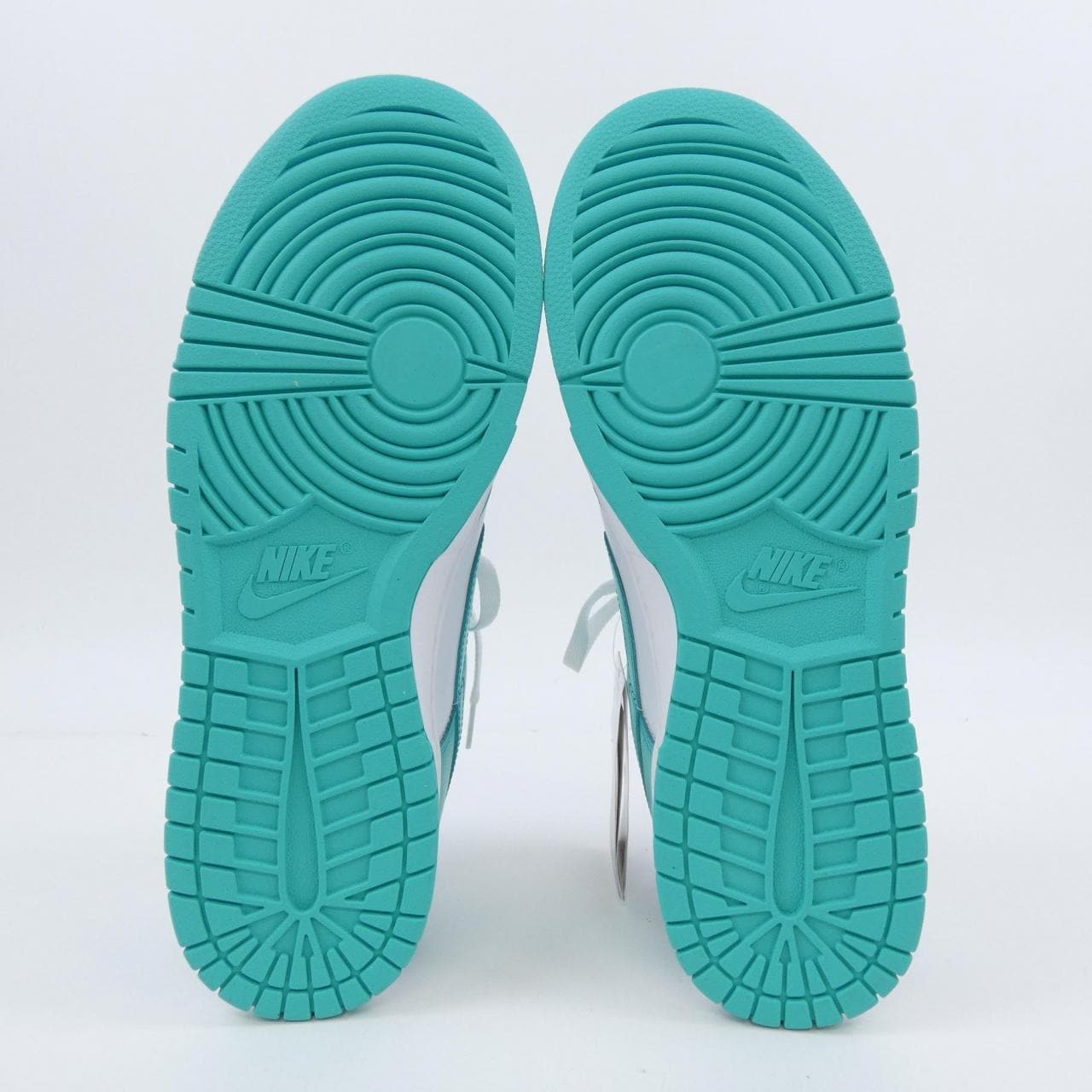ナイキ NIKE スニーカー