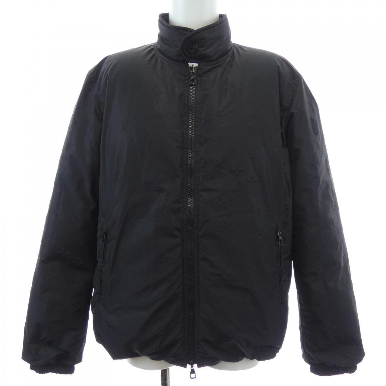 ルイヴィトン LOUIS VUITTON HLB45WAB2 ダウンジャケット