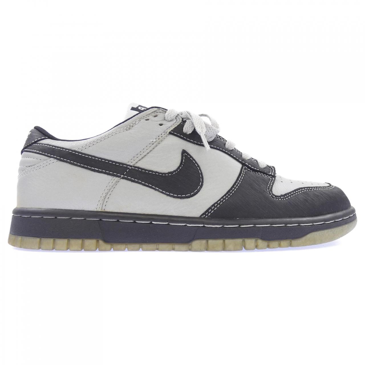 ナイキ NIKE 304714-007 スニーカー