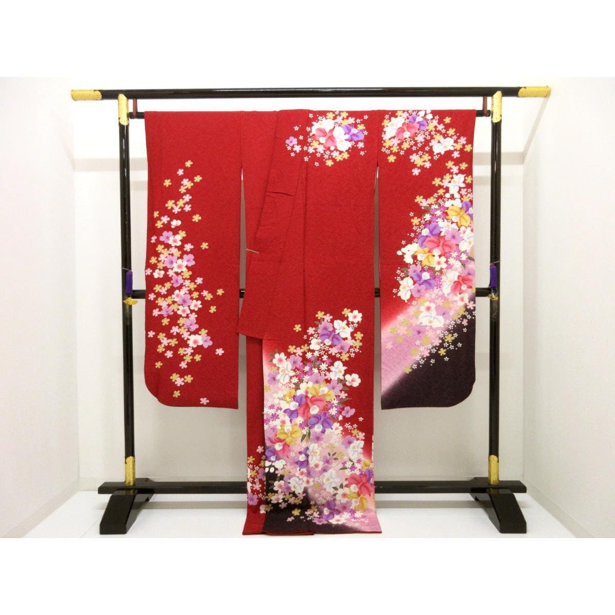 振袖　銀通しボカシ染　友禅金彩加工　刺繍入り　身幅Ｌ寸