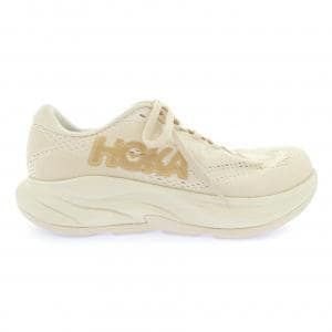 ホカオネオネ HOKA ONE ONE スニーカー