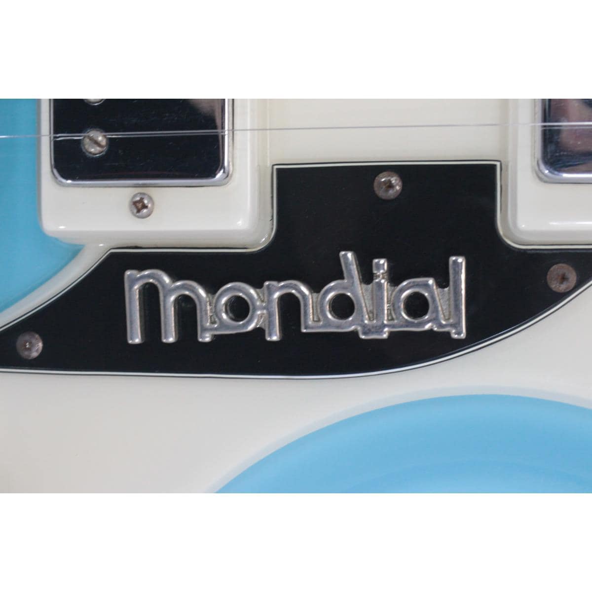 ＩＴＡＬＩＡ　ＧＵＩＴＡＲＳ　ＭＯＮＤＩＡＬ　ＤＥＬＵＸＥ