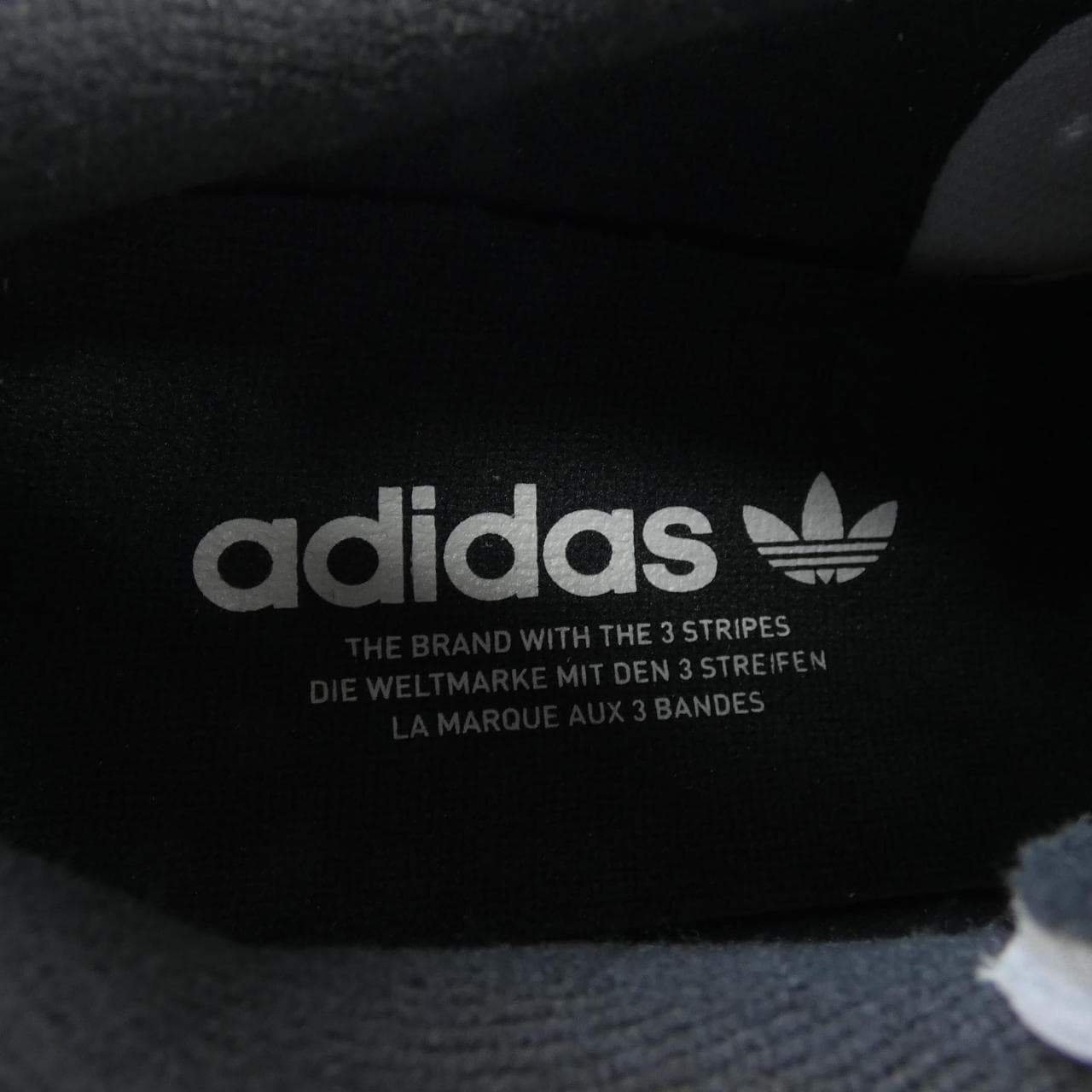 アディダス ADIDAS ID1353 スニーカー