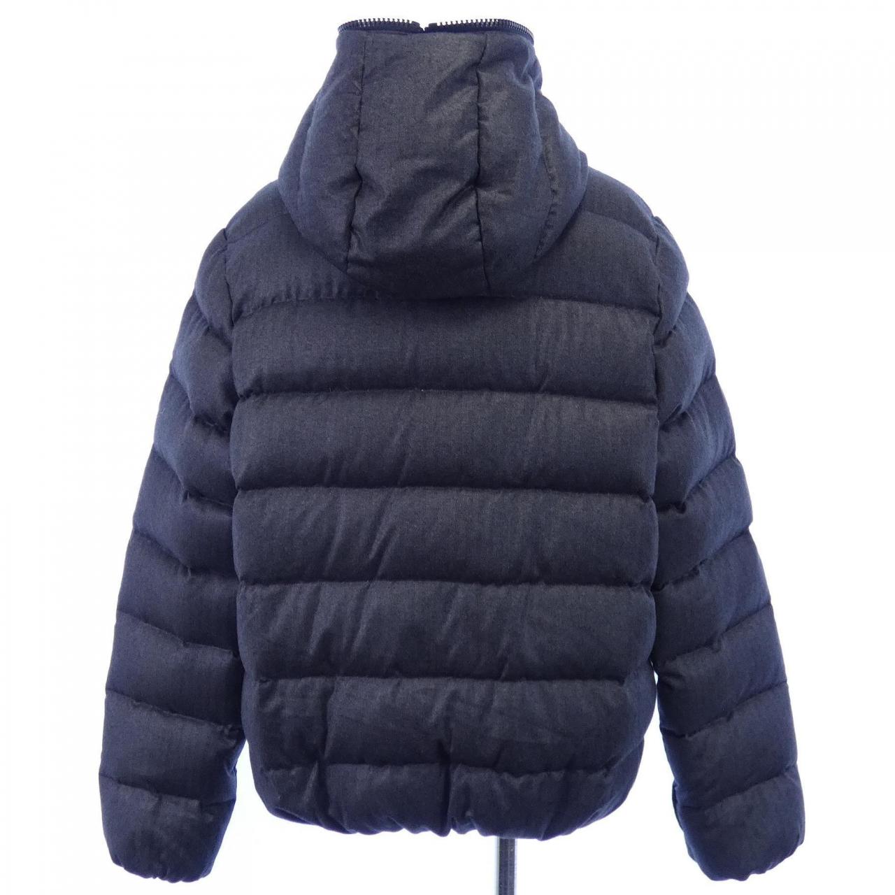 デュベティカ DUVETICA ダウンジャケット