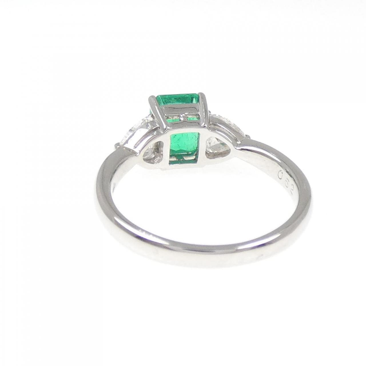 PT900 エメラルド リング 0.93CT