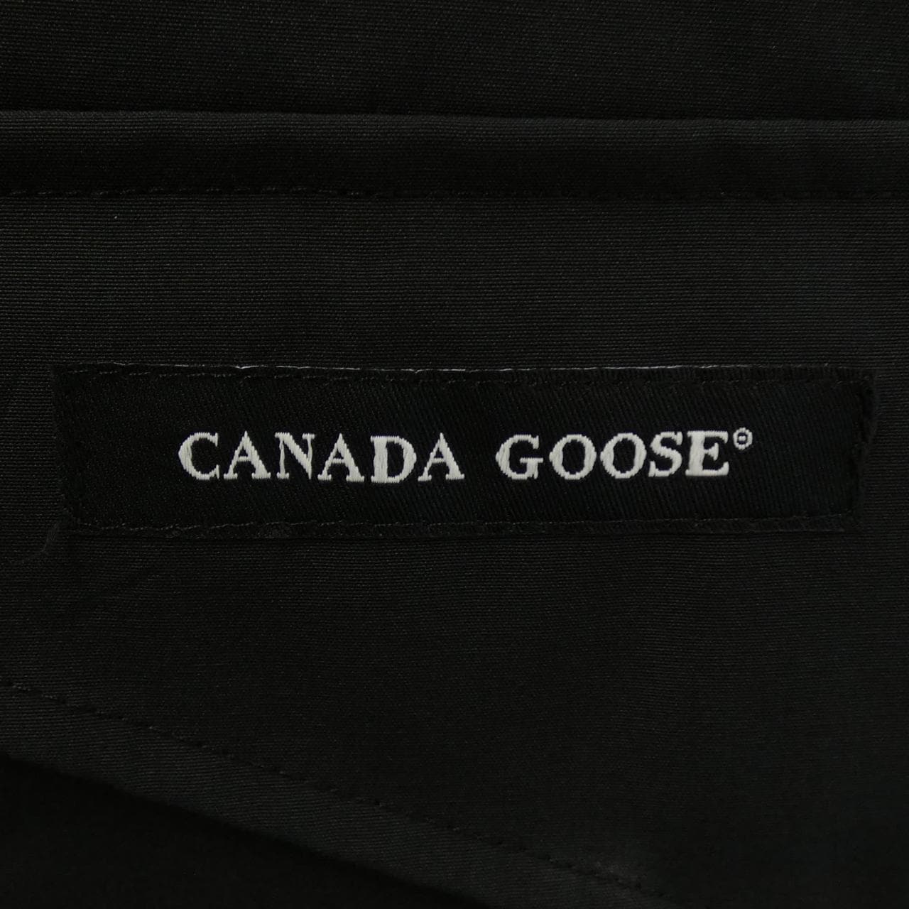 加拿大鹅CANADA GOOSE羽绒服