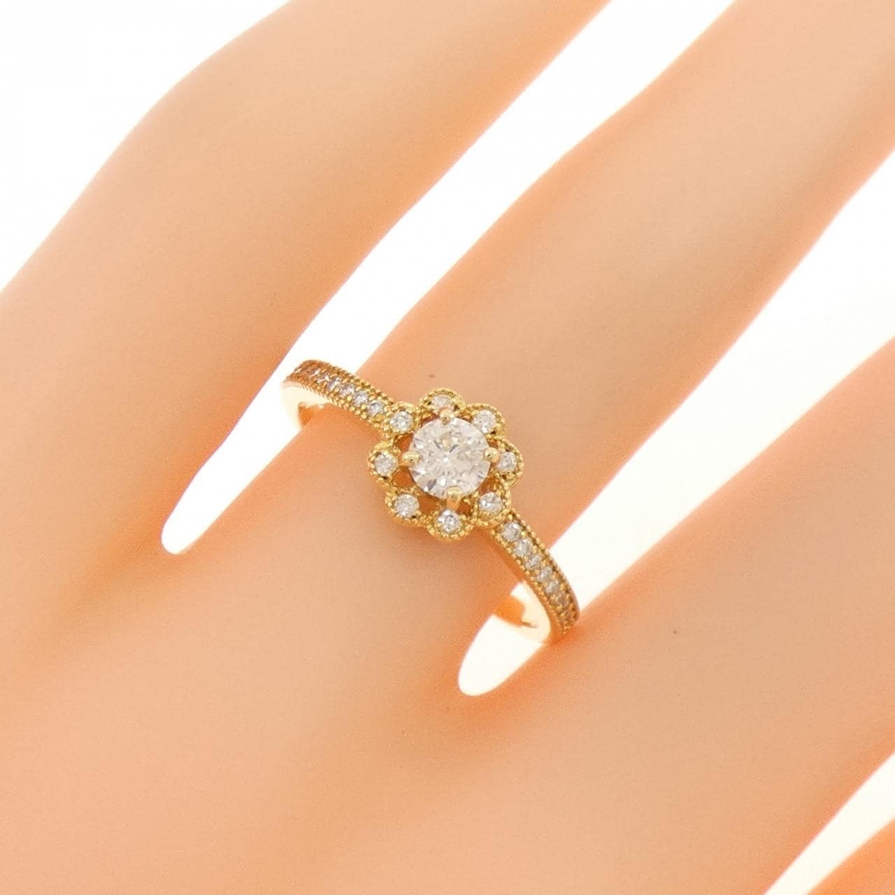 【新品】K18YG フラワー ダイヤモンド リング 0.23CT