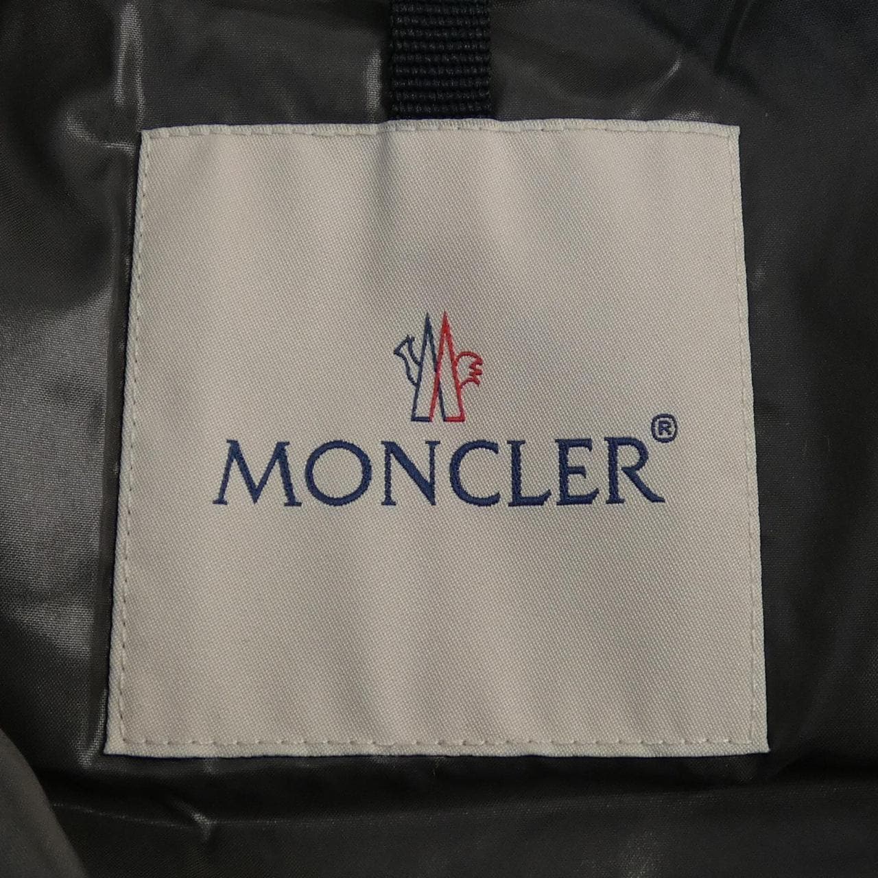 モンクレール MONCLER ダウンジャケット