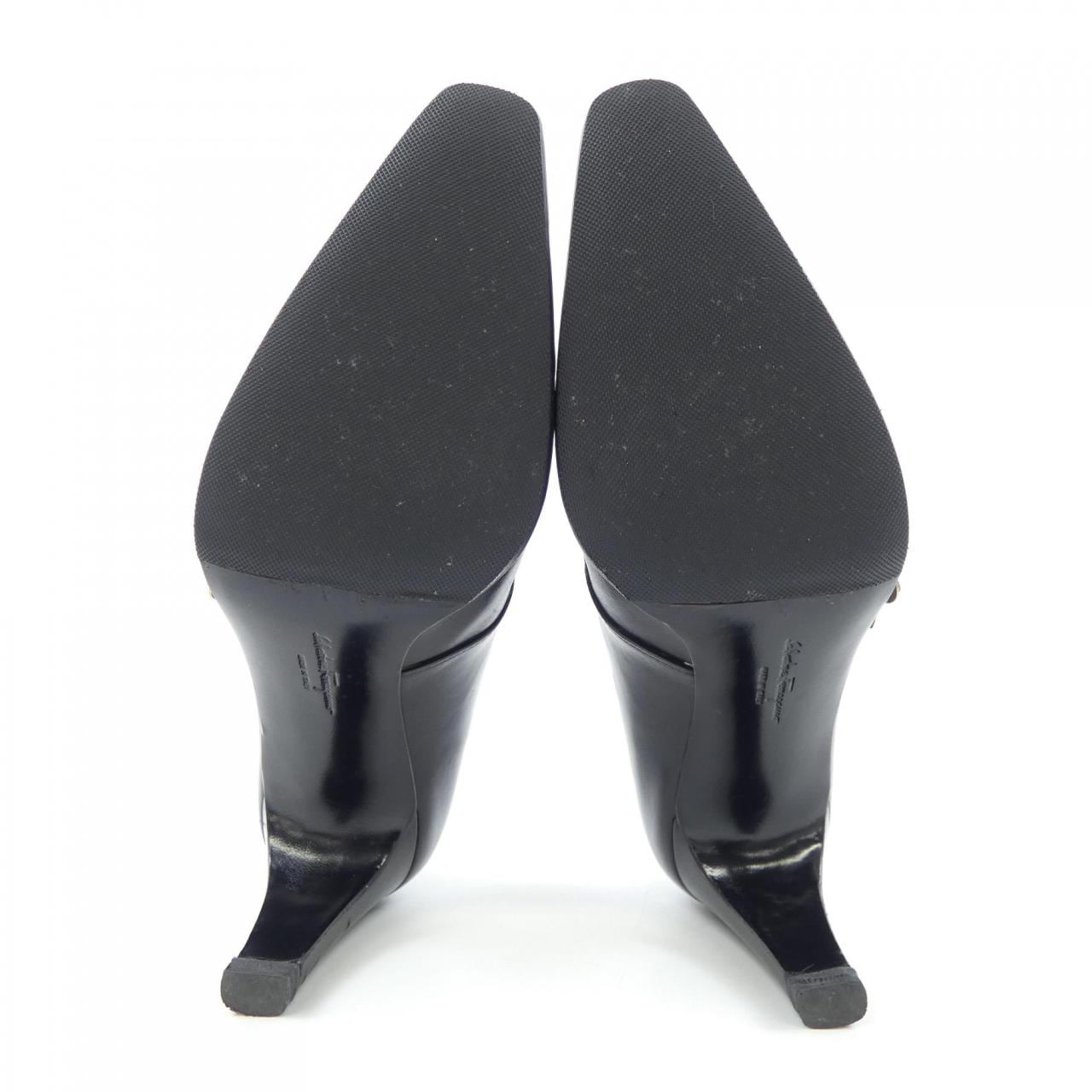 サルヴァトーレフェラガモ SALVATORE FERRAGAMO パンプス