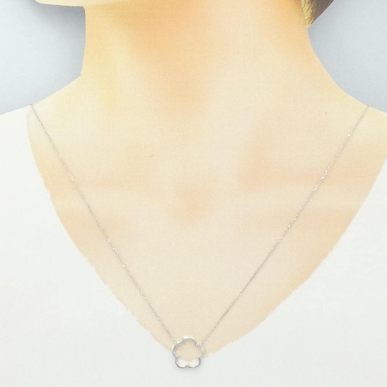 K10WG フラワー ダイヤモンド ネックレス